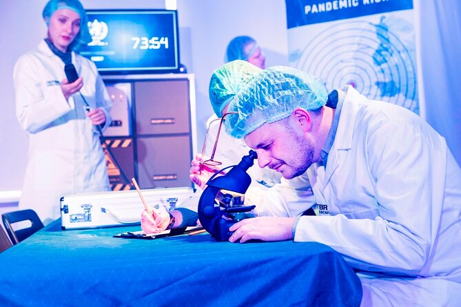 Outbreak Escape Room - The hosts can shape the mood