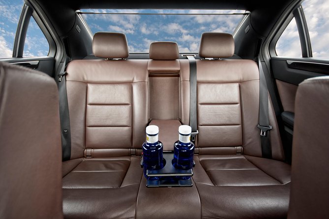 Private Transfer Copenhagen Airport CPH to Copenhagen by Sedan - What the included waiting time really means