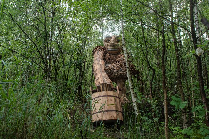 The Forgotten Giants Private Tour - Taastrup: Teddy Friendly reaches across the water