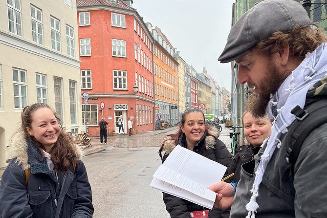 The Murder by Christiansborg Palace: Interactive Mystery Hunt - Picking up the envelope at Maria’s Kiosk