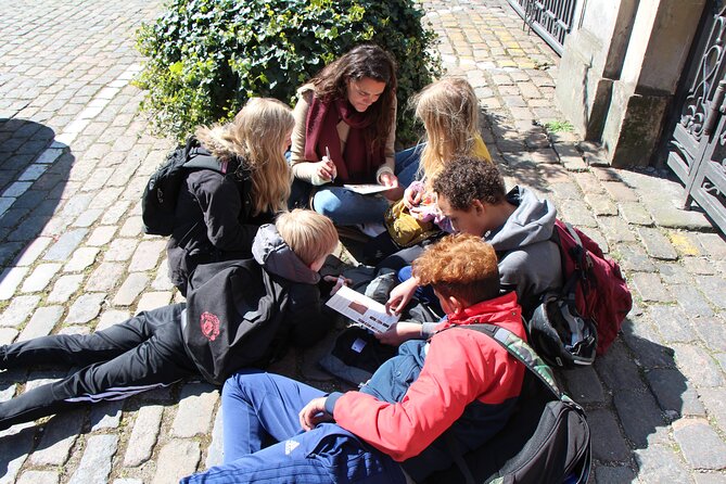 The Murder by Christiansborg Palace: Interactive Mystery Hunt - The right group for this Copenhagen game