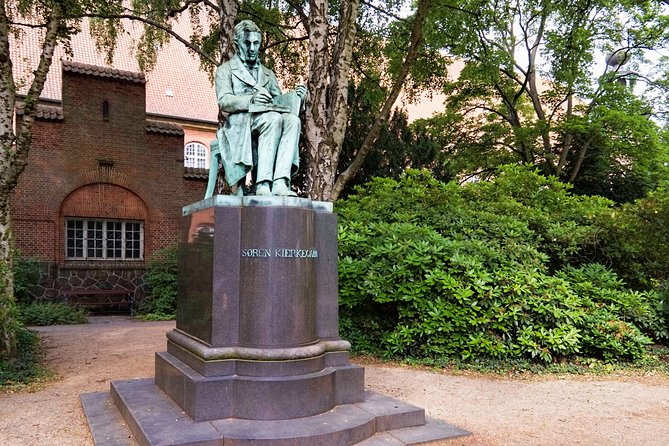 The Philosopher's Last Walk: An audio tour on the life of Søren Kierkegaard - The lakes offer a quieter stretch