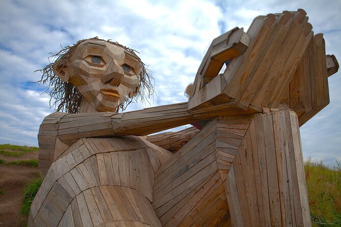 The Six Forgotten Giants Trolls Hunt with Minibus - Taastrup and Teddy Friendly