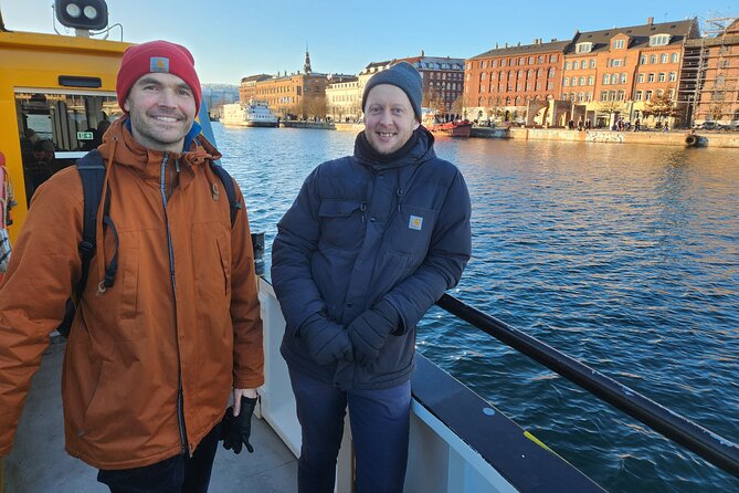 Walk & Canal Tour: Copenhagen Highlights + Changing of the Guards - The Black Diamond and the change from street to water